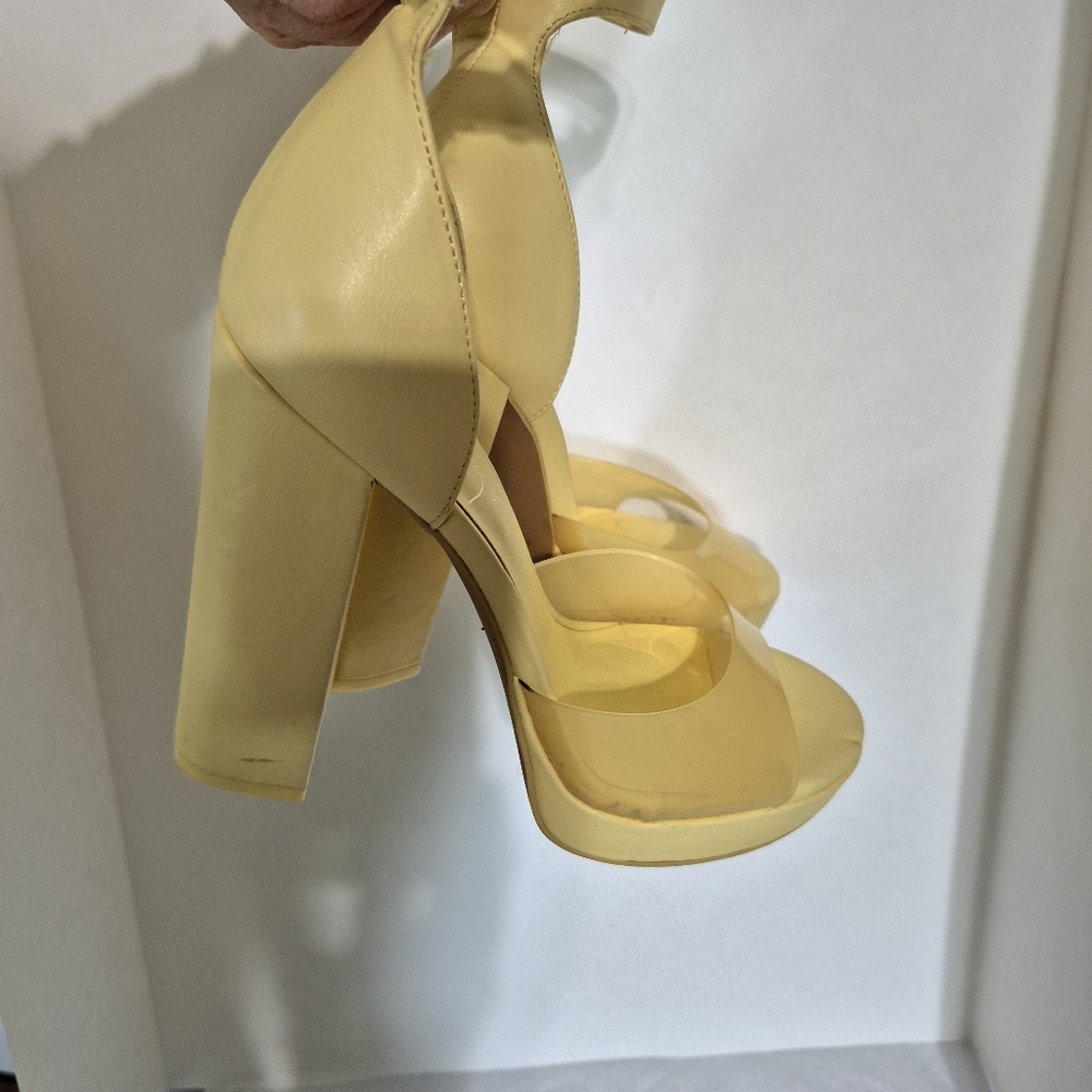 Rachel Zoe Ankle Strap Chunky Heel Sandal Lemon Yellow Size 7